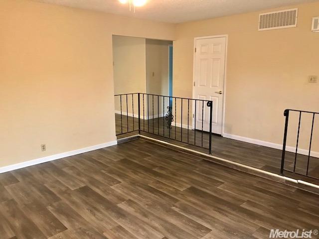 1050 Summit Way, Manteca, CA 95336 photo 4
