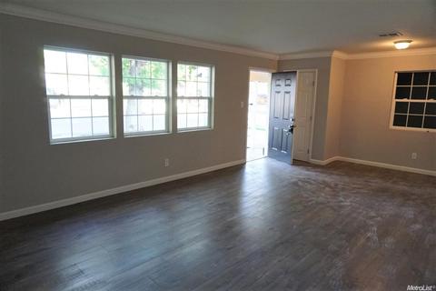 1905 Somerset Dr, Modesto, CA 95350 photo 4