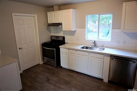 1905 Somerset Dr, Modesto, CA 95350 photo 2
