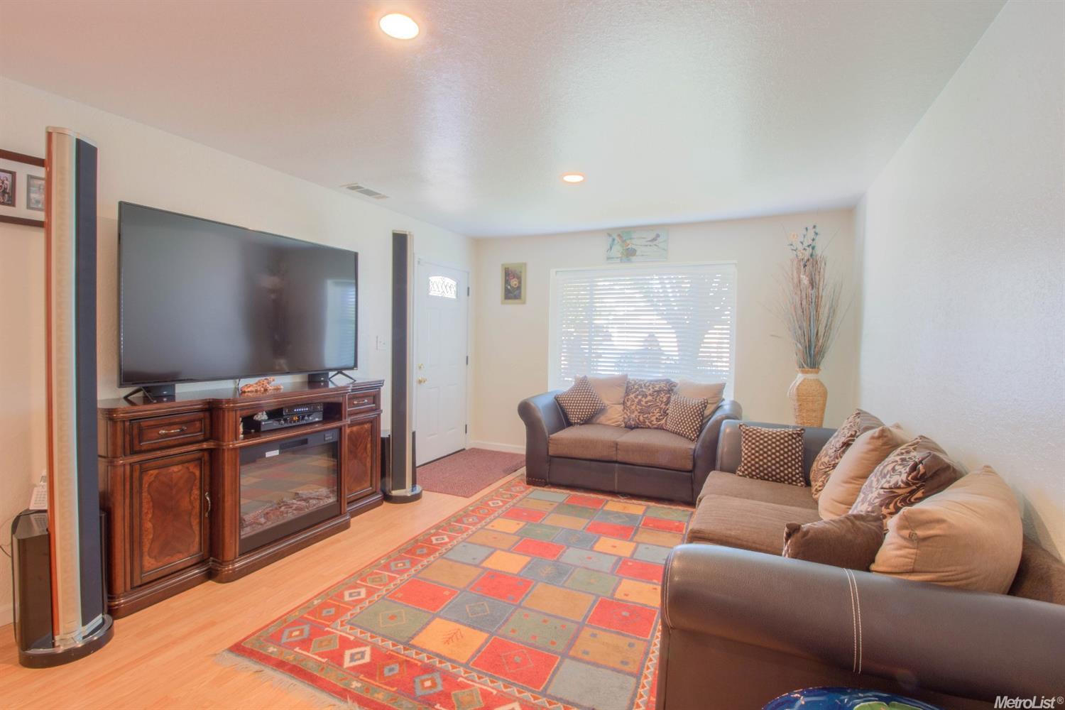 2013 Mount Oso, Modesto, CA 95358 photo 3