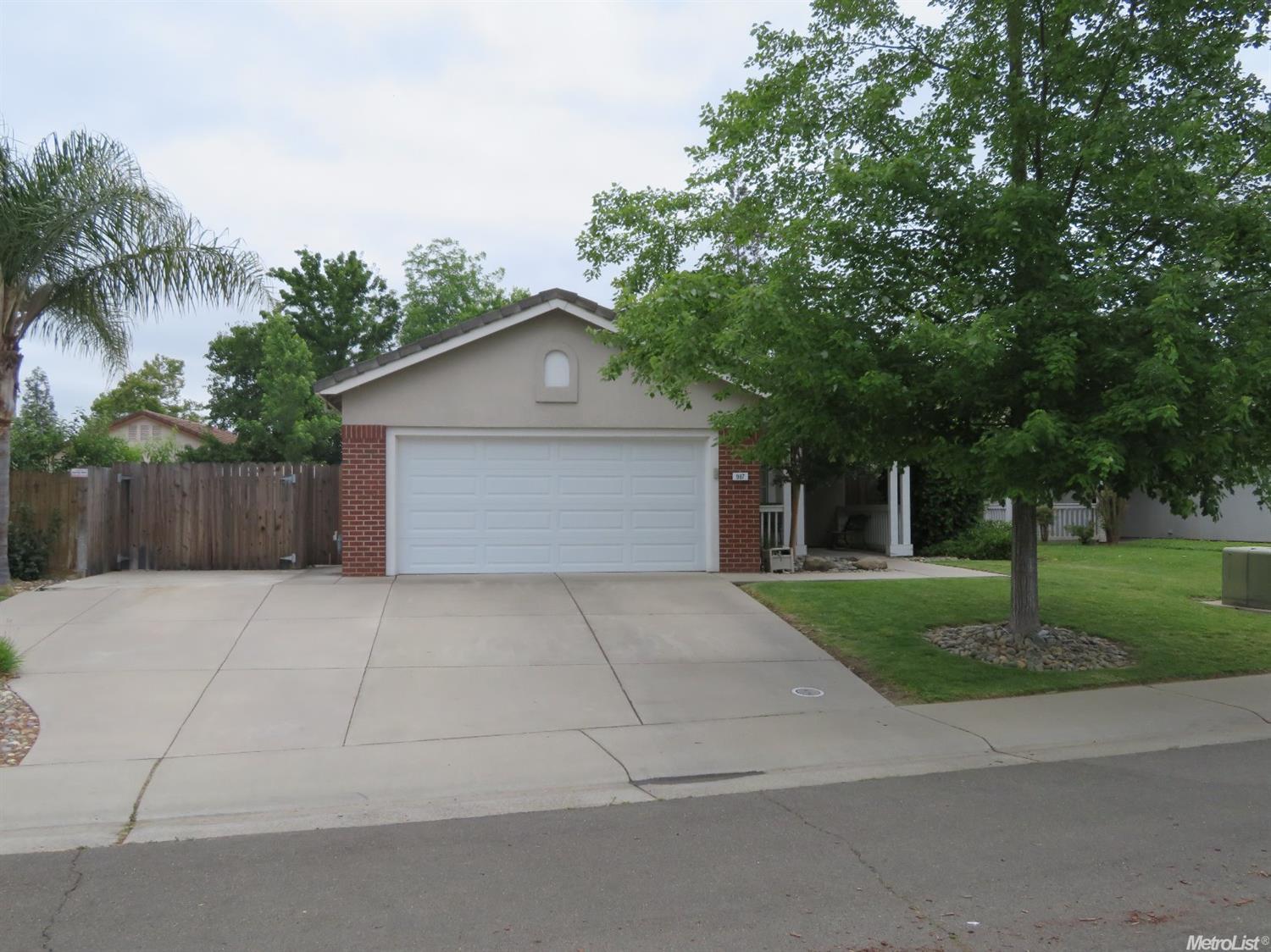 987 Rossburn Ct, Galt, CA 95632 photo 1