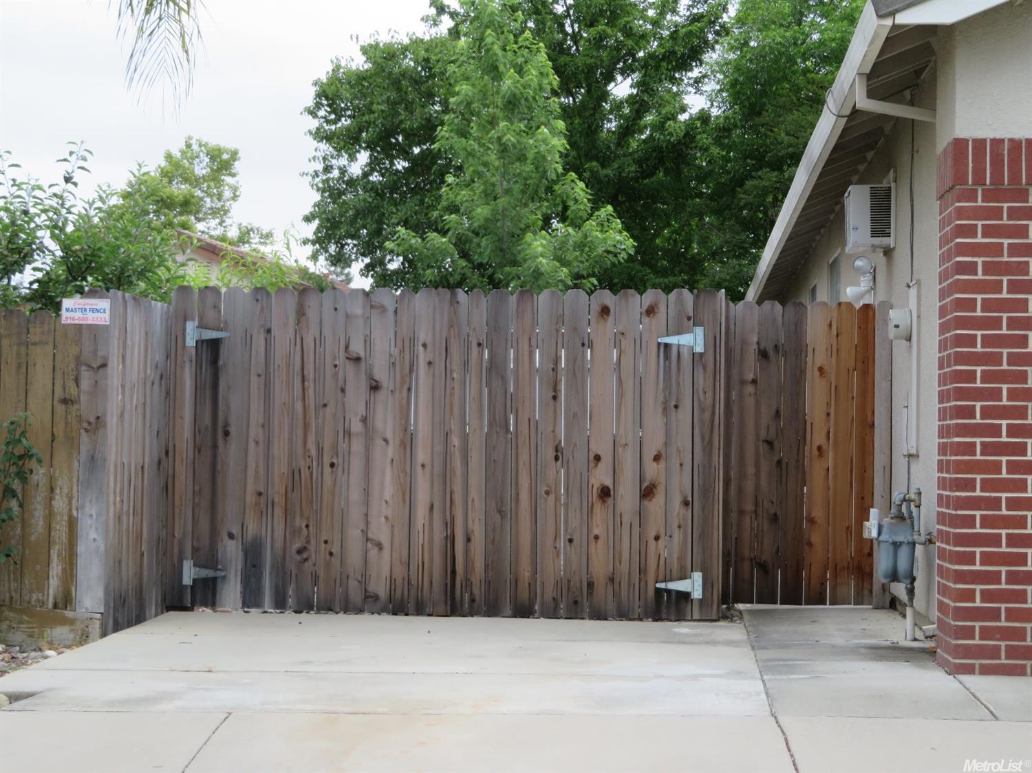 987 Rossburn Ct, Galt, CA 95632 photo 3