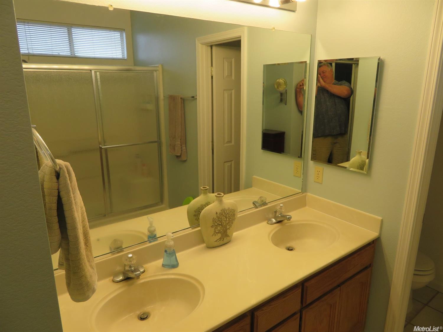 987 Rossburn Ct, Galt, CA 95632 photo 11