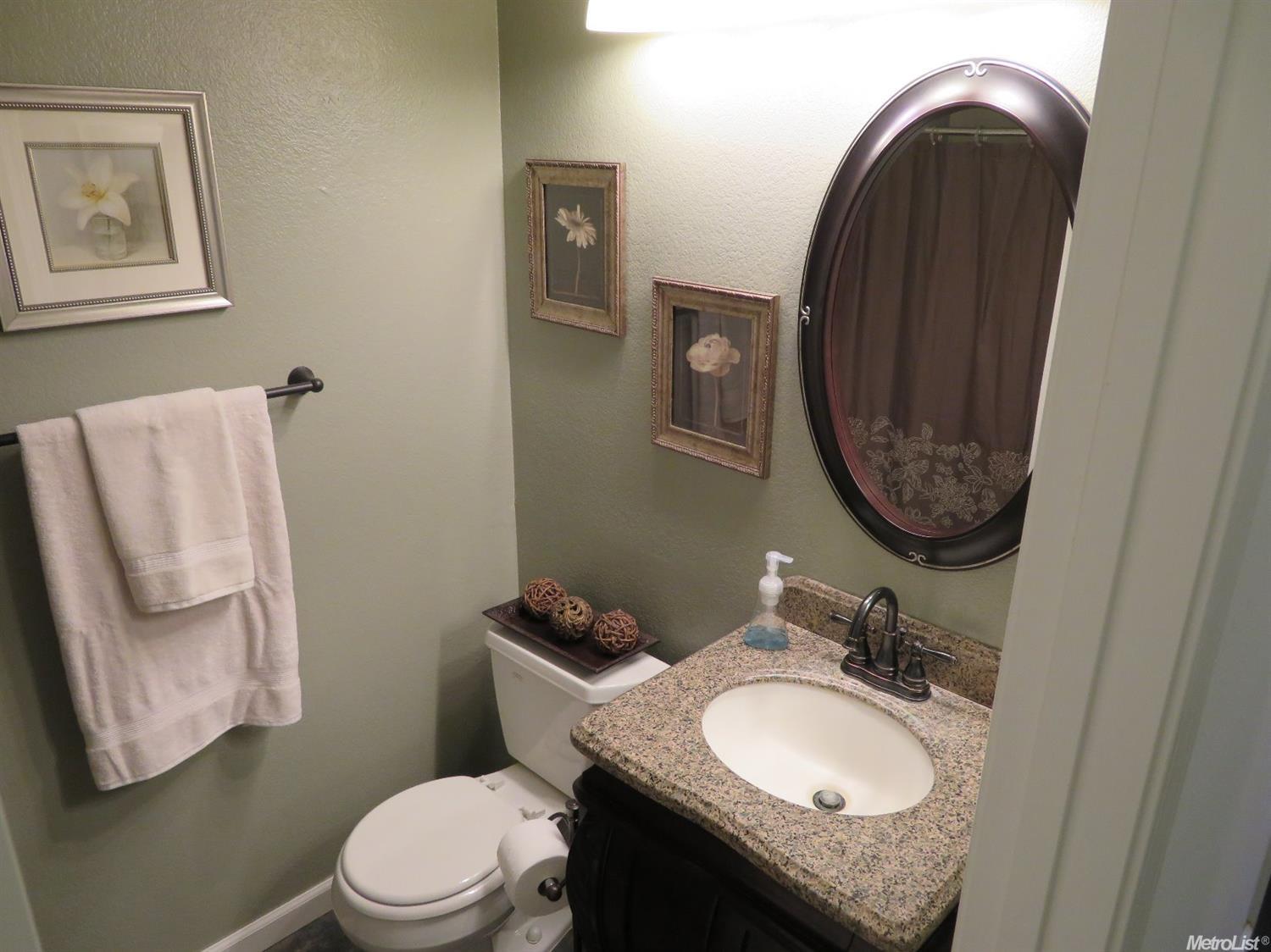 987 Rossburn Ct, Galt, CA 95632 photo 16