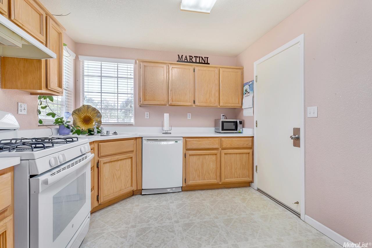 8439 Rock Bound Ct, Antelope, CA 95843 photo 5