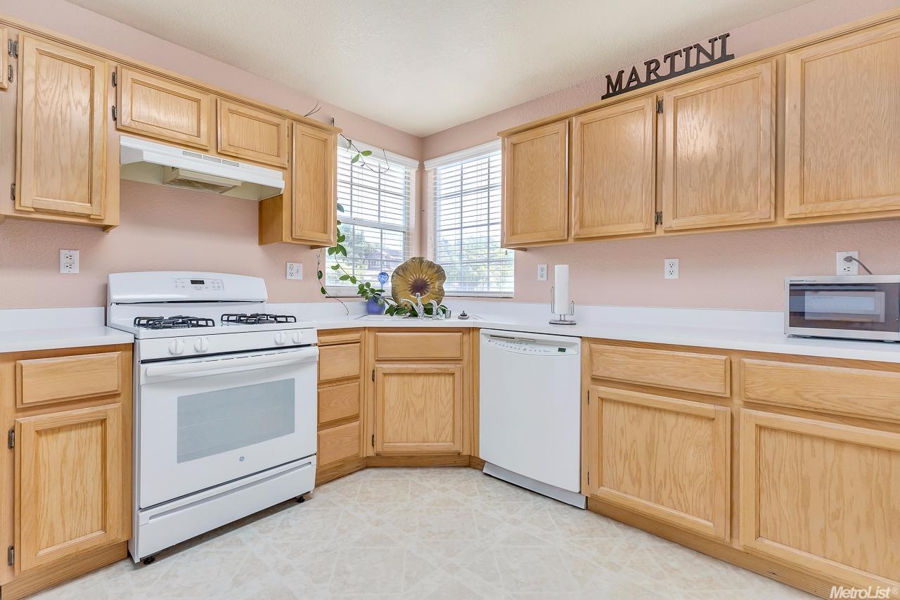 8439 Rock Bound Ct, Antelope, CA 95843 photo 3