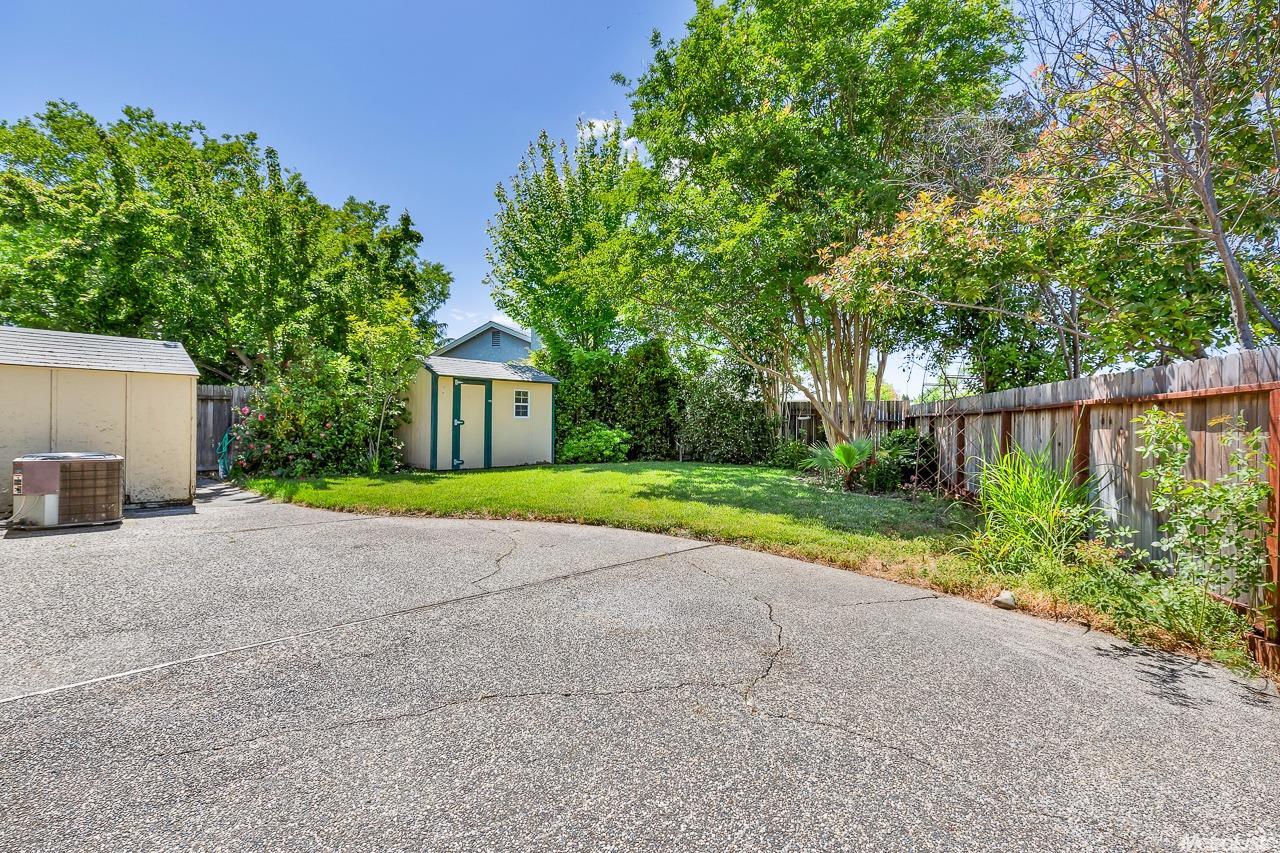 8439 Rock Bound Ct, Antelope, CA 95843 photo 17