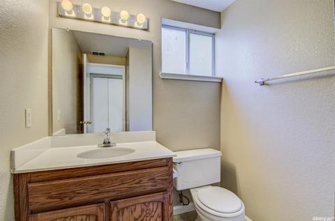 5653 Summit Dr, Rocklin, CA 95765 photo 9