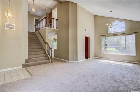 5653 Summit Dr, Rocklin, CA 95765 photo 4