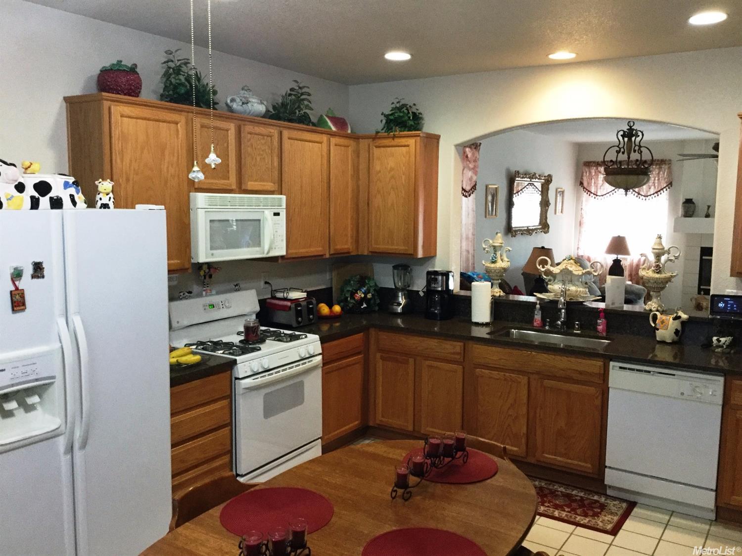 8233 Windmill Oaks Pl, Antelope, CA 95843 photo 3