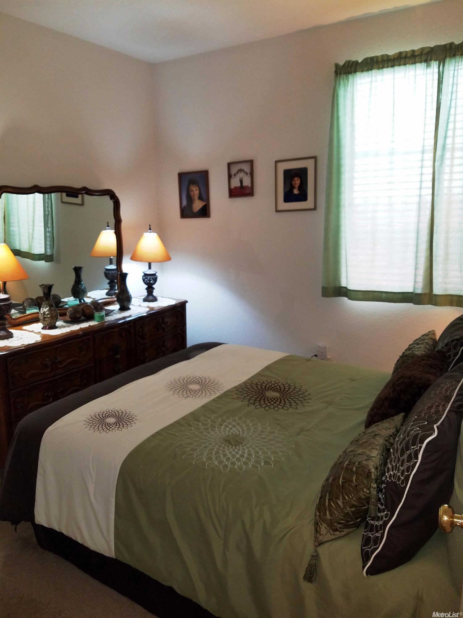 8233 Windmill Oaks Pl, Antelope, CA 95843 photo 8