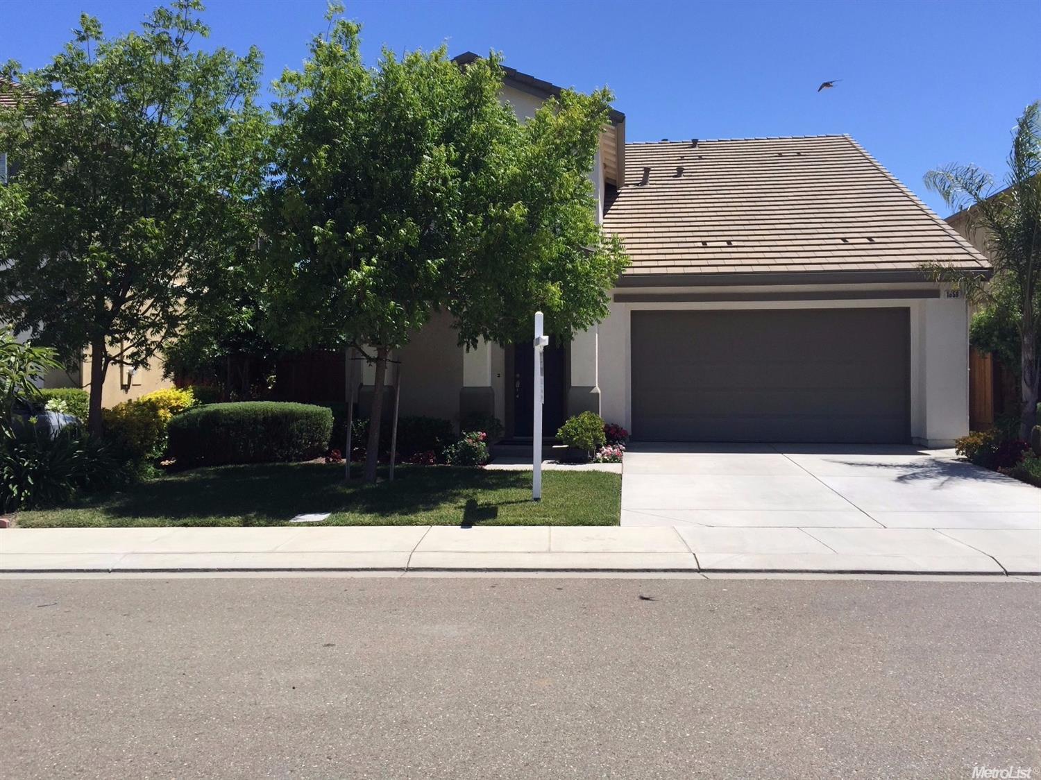 1658 Image Dr, Manteca, CA 95337 photo 2