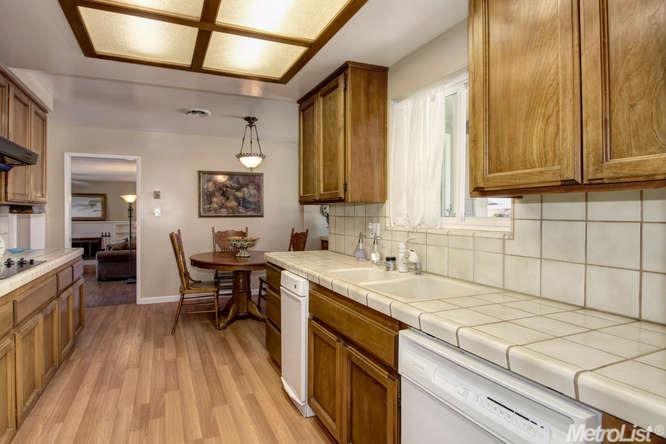 6313 Meadowvista Dr, Carmichael, CA 95608 photo 17