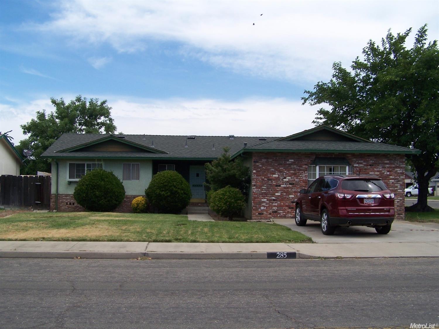 285 Baylor Ave, Turlock, CA 95382 photo 2