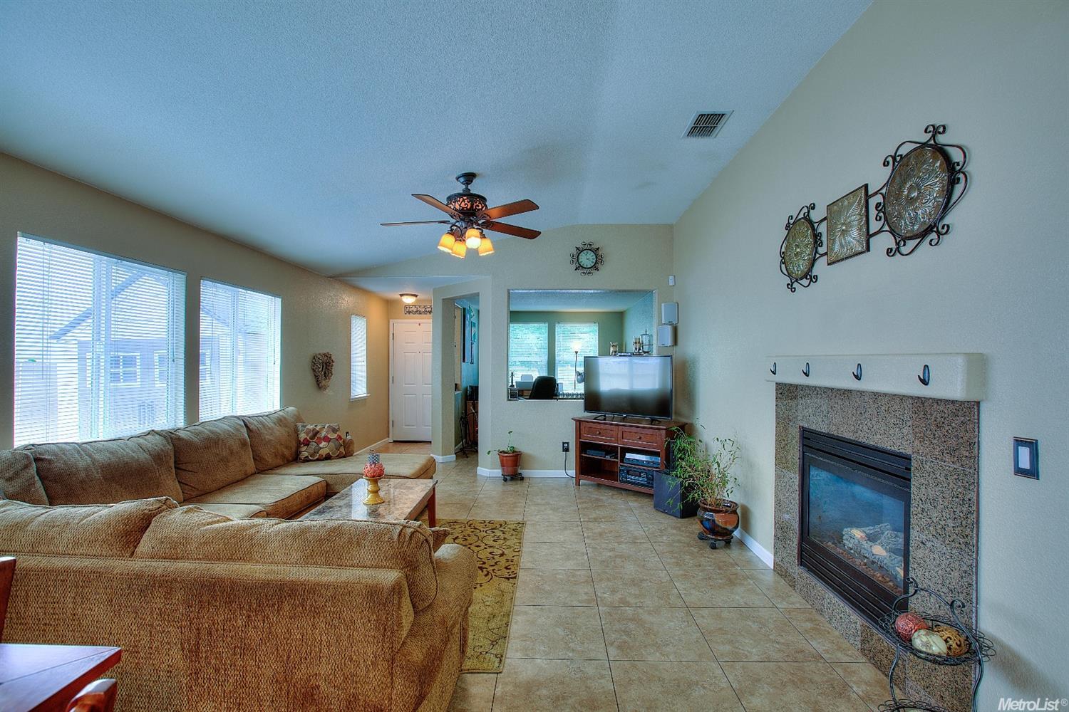 4008 Drakeshire Dr, Modesto, CA 95356 photo 3
