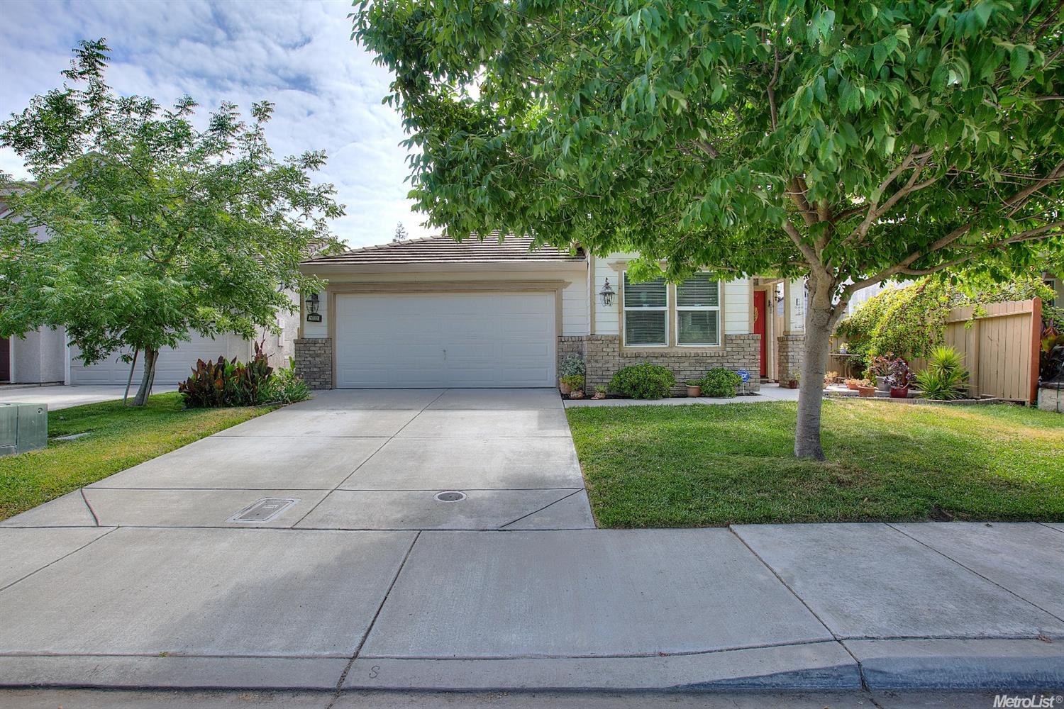 4008 Drakeshire Dr, Modesto, CA 95356 photo 1