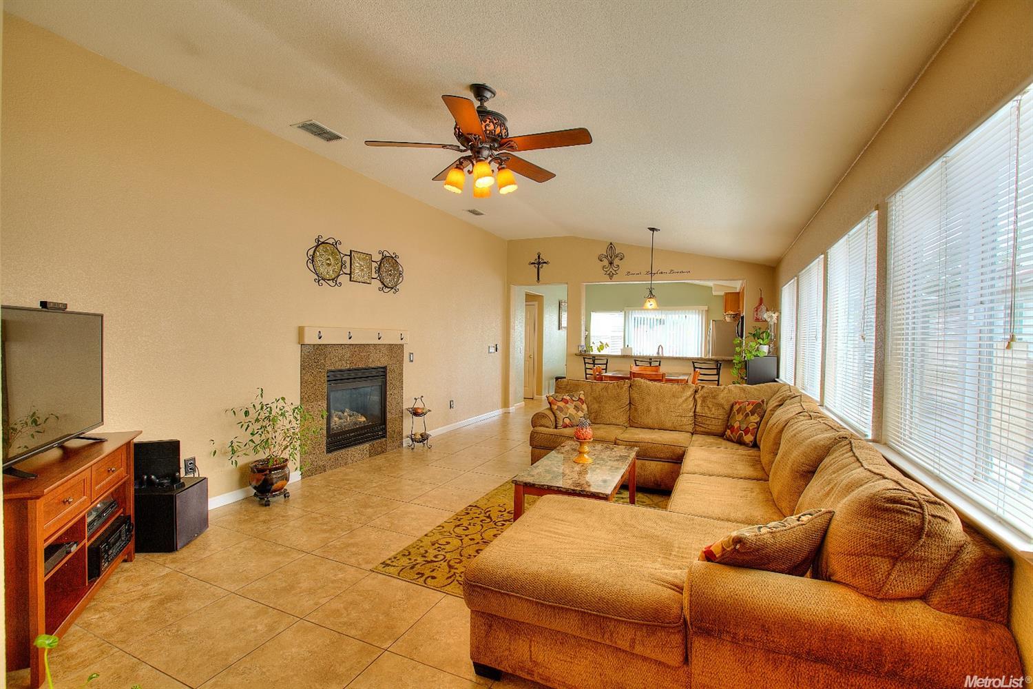 4008 Drakeshire Dr, Modesto, CA 95356 photo 4