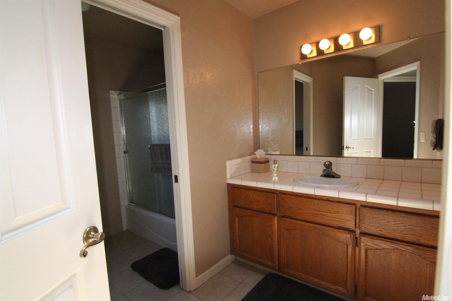 2308 Kampen Ct, Modesto, CA 95356 photo 18