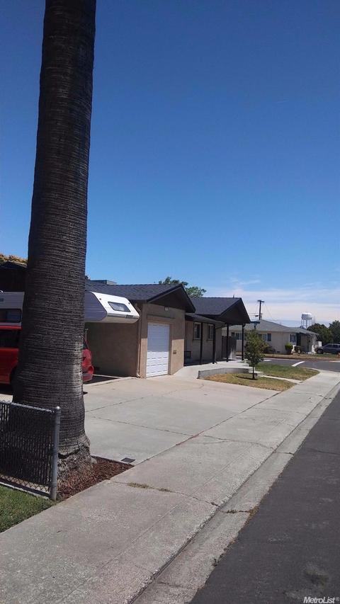 511 Lupton St, Manteca, CA 95337 photo 2