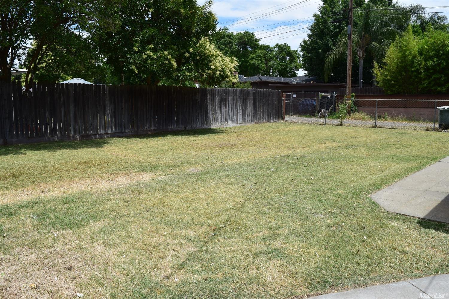 1518 Tully Rd, Modesto, CA 95350 photo 9
