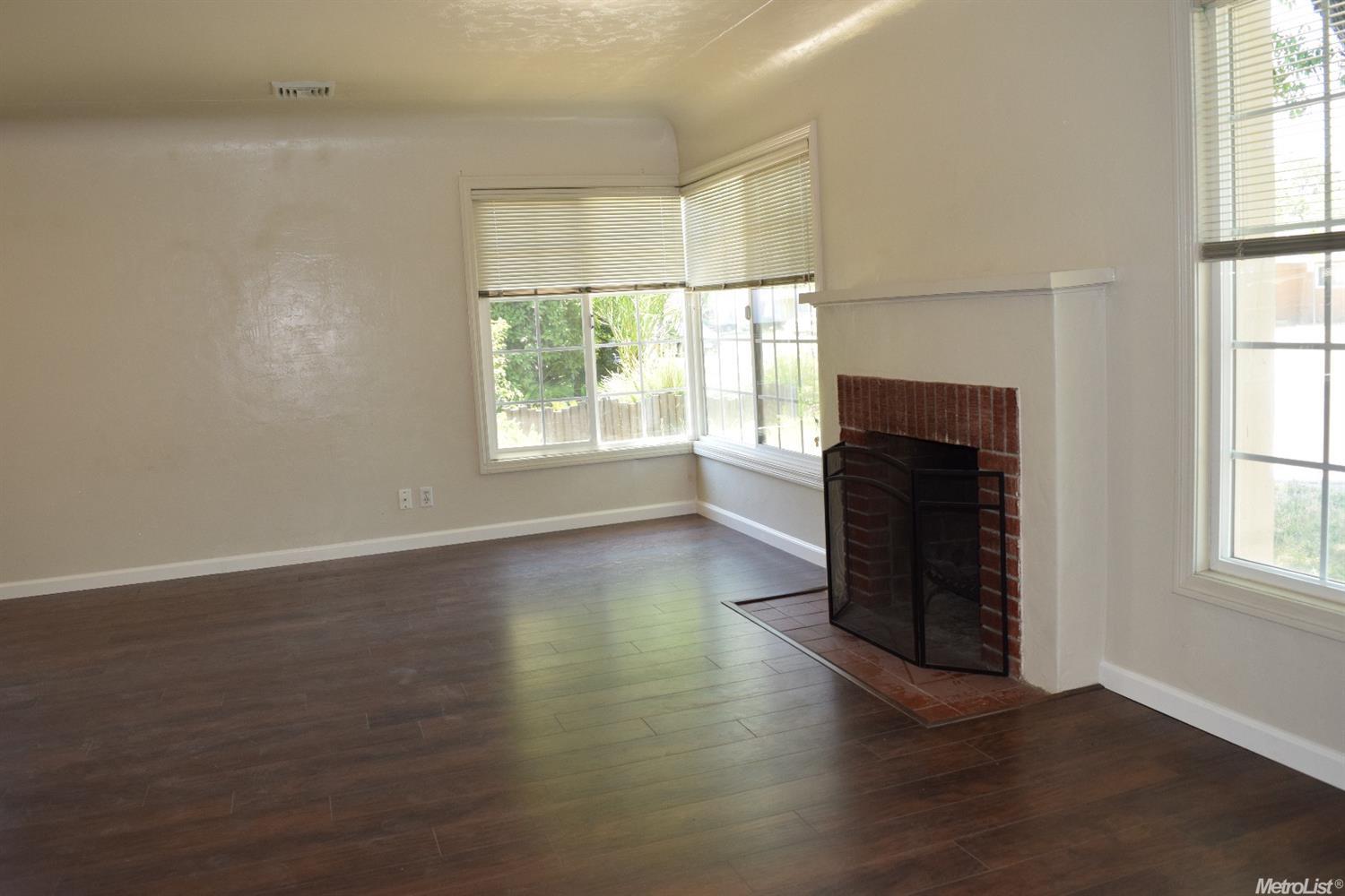 1518 Tully Rd, Modesto, CA 95350 photo 2