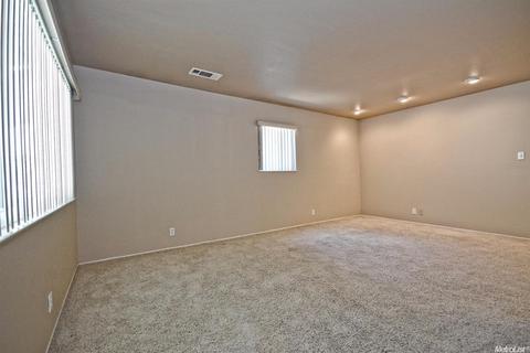 2044 Trent Dr, Modesto, CA 95350 photo 4