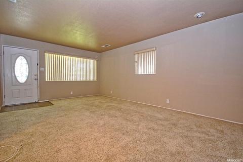 2044 Trent Dr, Modesto, CA 95350 photo 3
