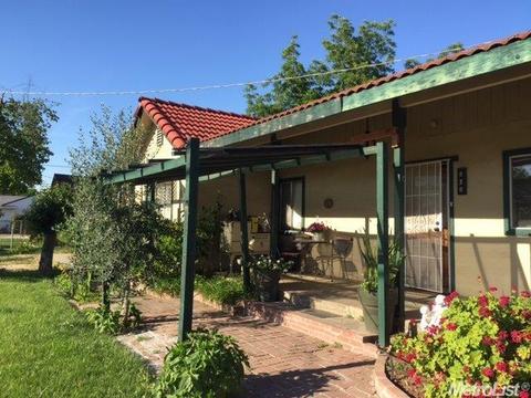 820 Herndon Rd, Modesto, CA 95351 photo 1