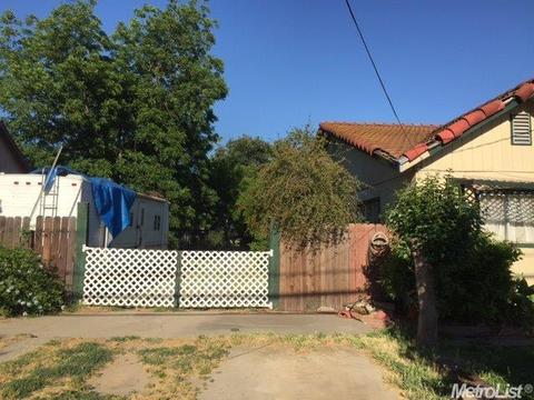 820 Herndon Rd, Modesto, CA 95351 photo 2