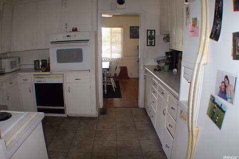 1409 Cahill Ave, Turlock, CA 95380 photo 9