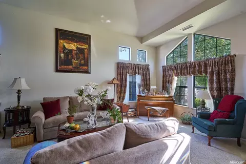 345 Adobe Ln, Tracy, CA 95376 photo 3