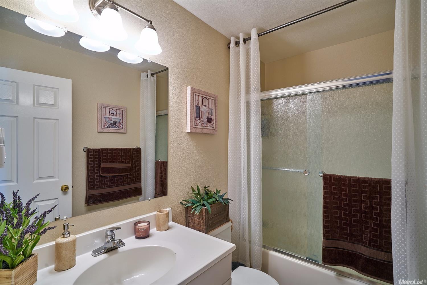 227 Hollywood Ave, Tracy, CA 95376 photo 15