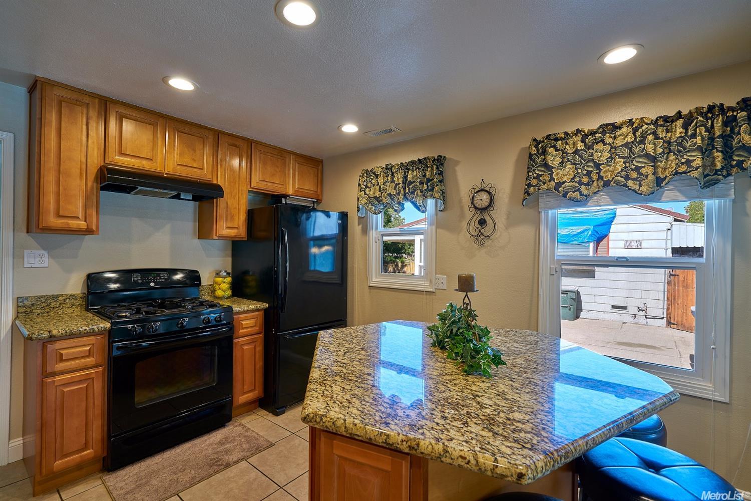 227 Hollywood Ave, Tracy, CA 95376 photo 7