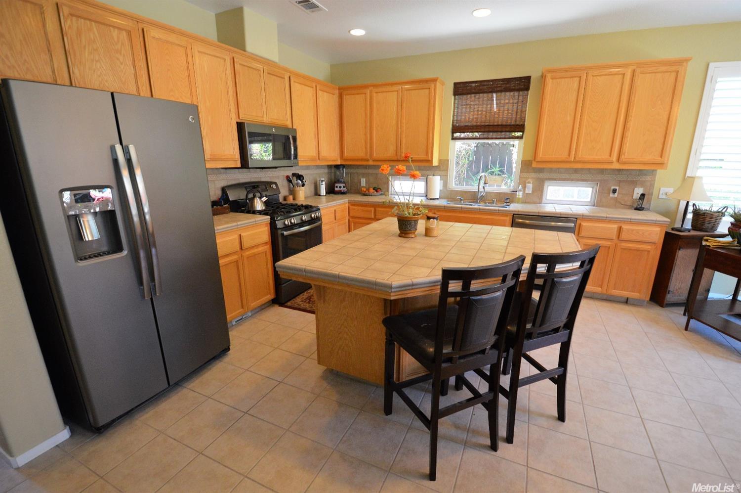 1336 Gianna Ln, Manteca, CA 95336 photo 3