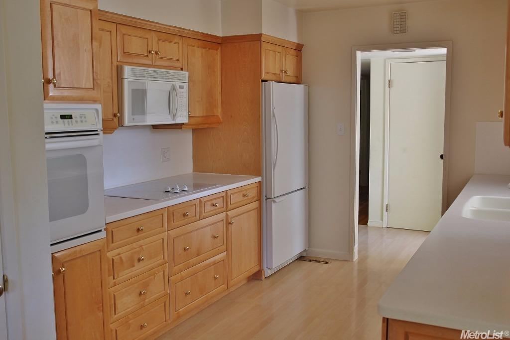 1525 Barnett Cir, Carmichael, CA 95608 photo 6