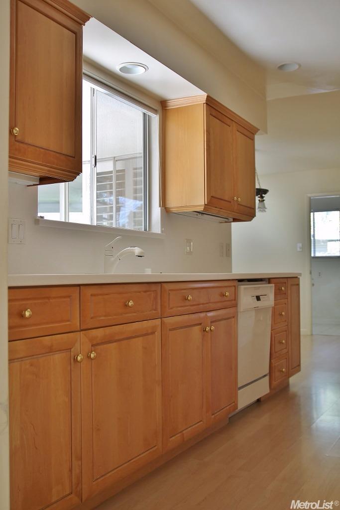 1525 Barnett Cir, Carmichael, CA 95608 photo 4