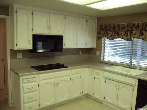 555 Fullerton Dr, Turlock, CA 95382 photo 8