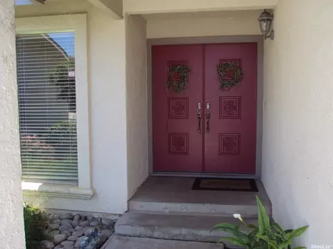 555 Fullerton Dr, Turlock, CA 95382 photo 2