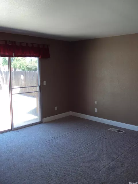 555 Fullerton Dr, Turlock, CA 95382 photo 12