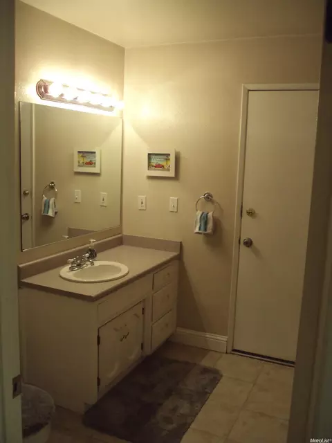 555 Fullerton Dr, Turlock, CA 95382 photo 11