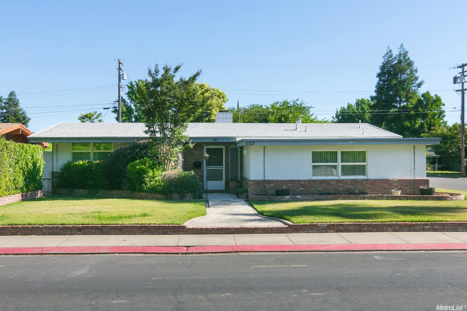 1125 E Fairmont Ave, Modesto, CA 95350 photo 1