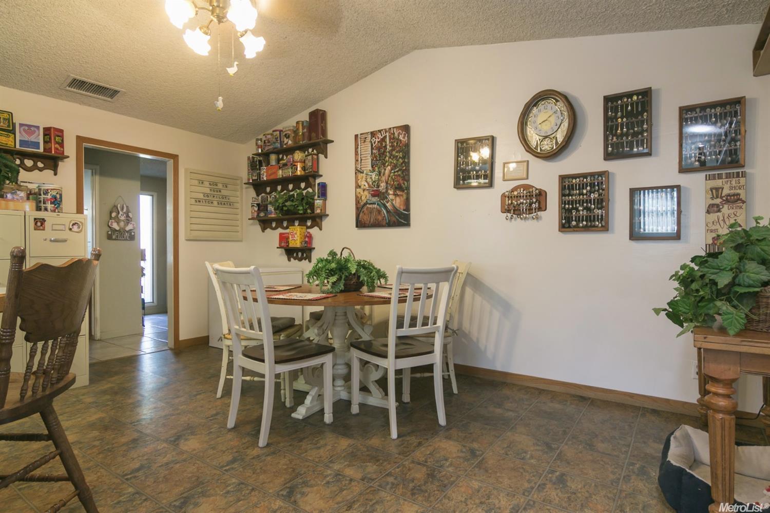 1125 E Fairmont Ave, Modesto, CA 95350 photo 6