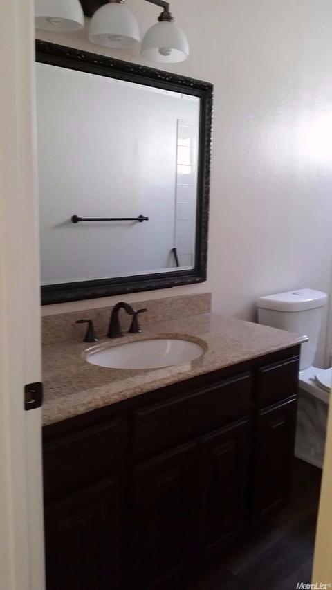 1383 Bunker Ln, Manteca, CA 95336 photo 8
