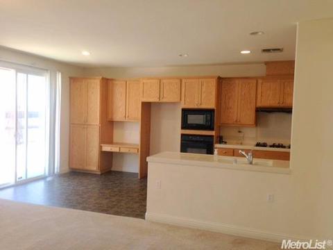 1309 Blakely Ln, Modesto, CA 95356 photo 4