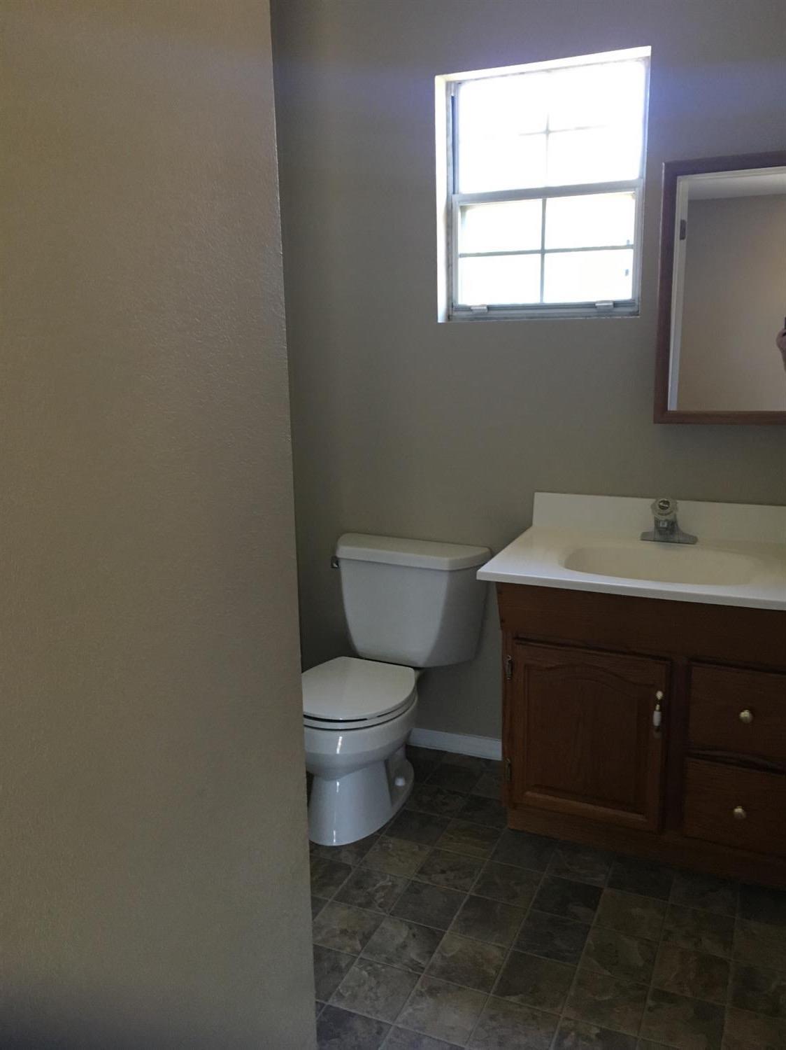 411 N Olive Ave, Modesto, CA 95350 photo 25