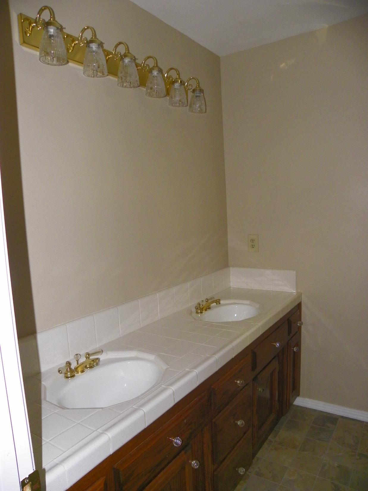 411 N Olive Ave, Modesto, CA 95350 photo 16