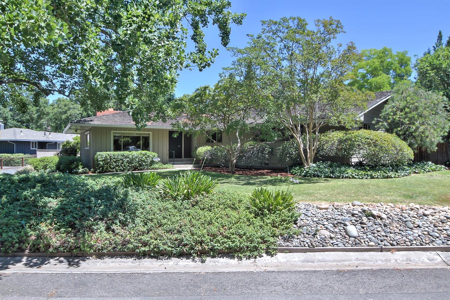 1666 Del Dayo Dr, Carmichael, CA 95608 photo 1