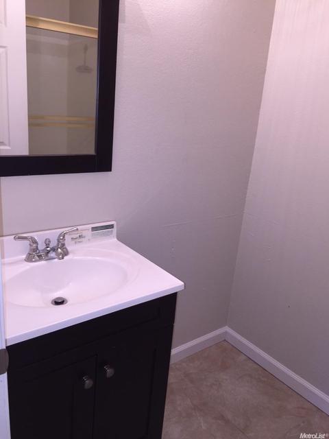 1315 Spruce Ln, Manteca, CA 95336 photo 9