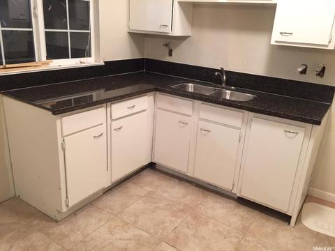 1315 Spruce Ln, Manteca, CA 95336 photo 2