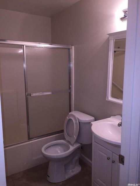 1315 Spruce Ln, Manteca, CA 95336 photo 5